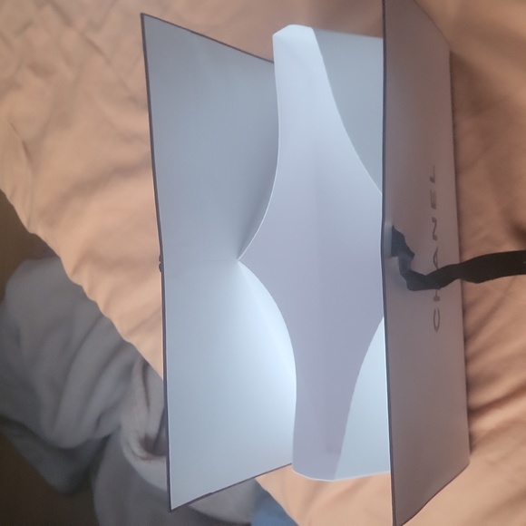 Chanel Reusable Gift Bag - Picture 5 of 5